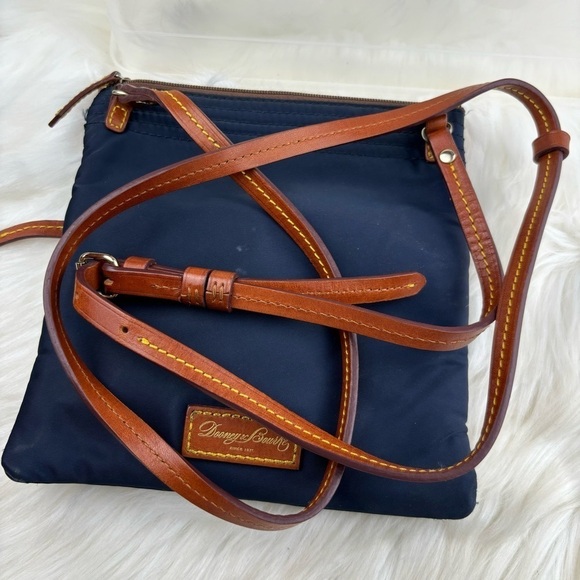 DOONEY & BOURKE MULTI COLOR CROSSBODY BAG - Picture 13 of 13